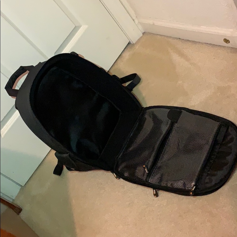 Amazon Basic Backpack - Picture 2 of 7